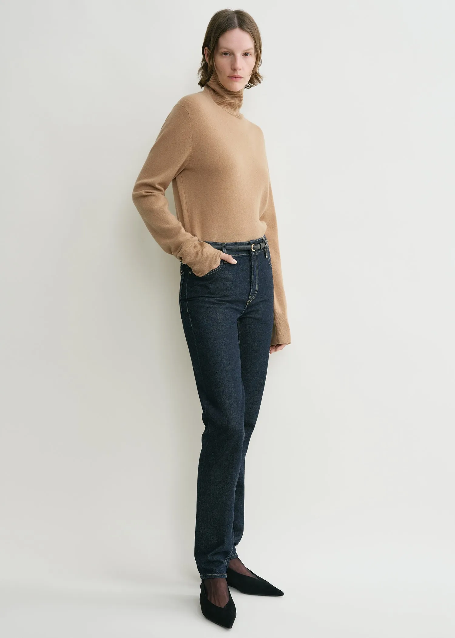 Cropped turtleneck camel