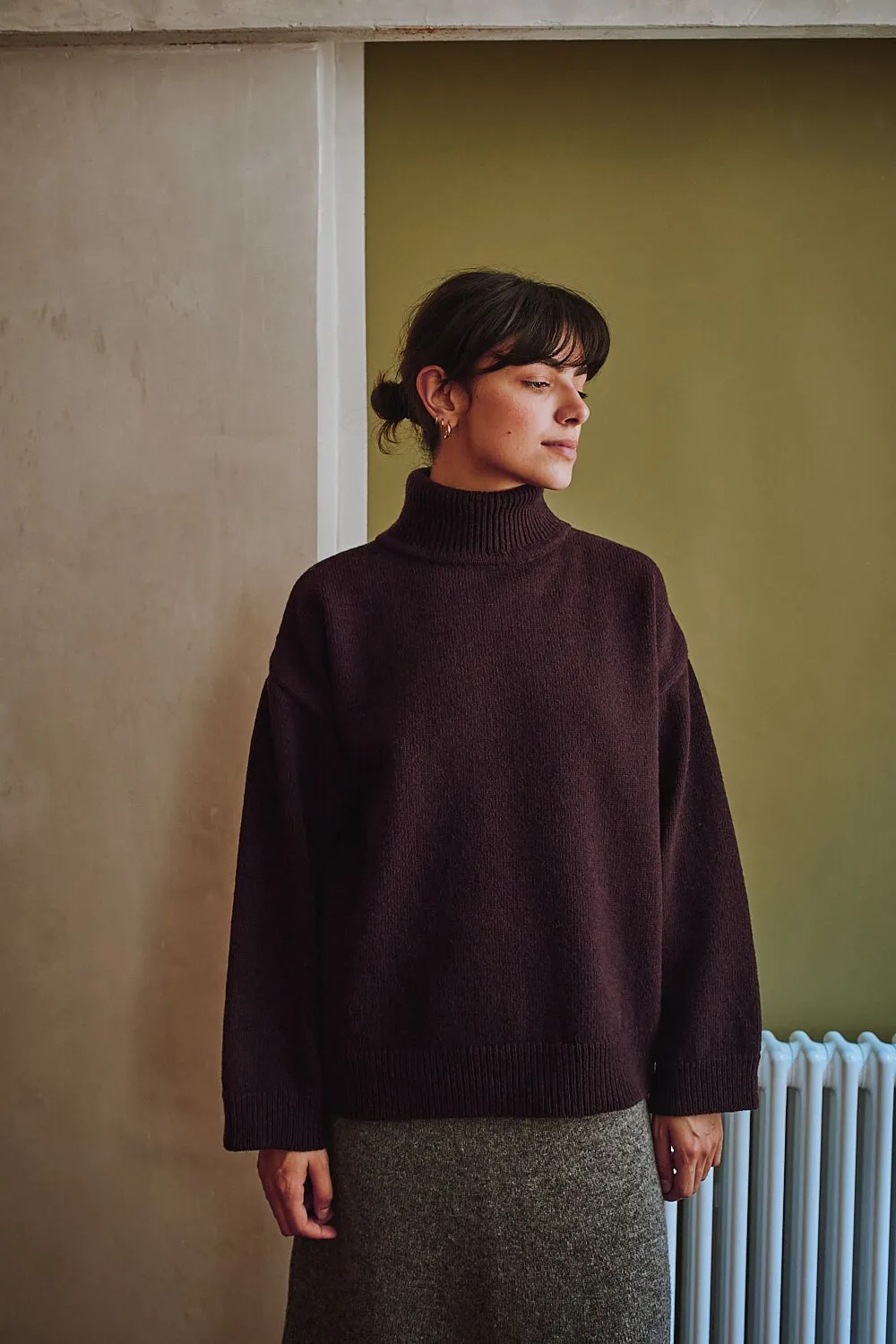 MICHELLE Lightweight Turtleneck Sweater in Merino Wool - Plum